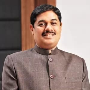 Dr. Ravi Pachamuthu